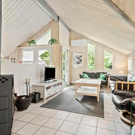 Beautiful In With Sauna Feriehus